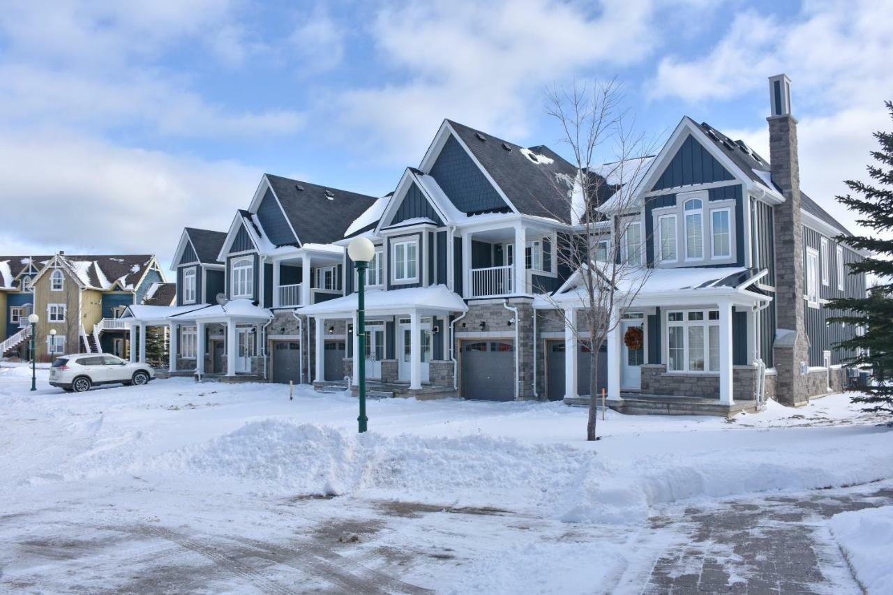 New Blue Mountain Village Snowbridge Executive Townhome Sleeps 10 With Outdoor Pool And Shuttle Nottawa Екстериор снимка