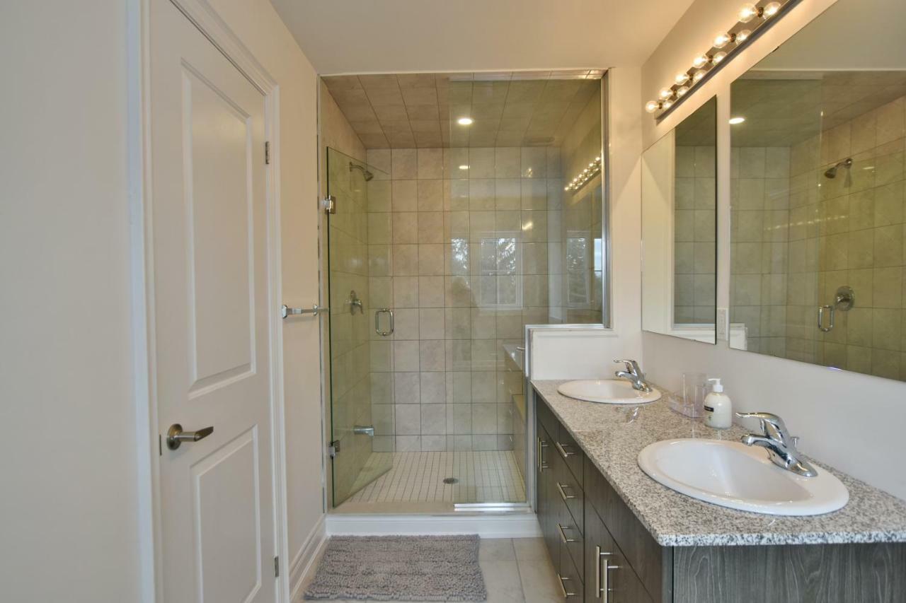 New Blue Mountain Village Snowbridge Executive Townhome Sleeps 10 With Outdoor Pool And Shuttle Nottawa Екстериор снимка