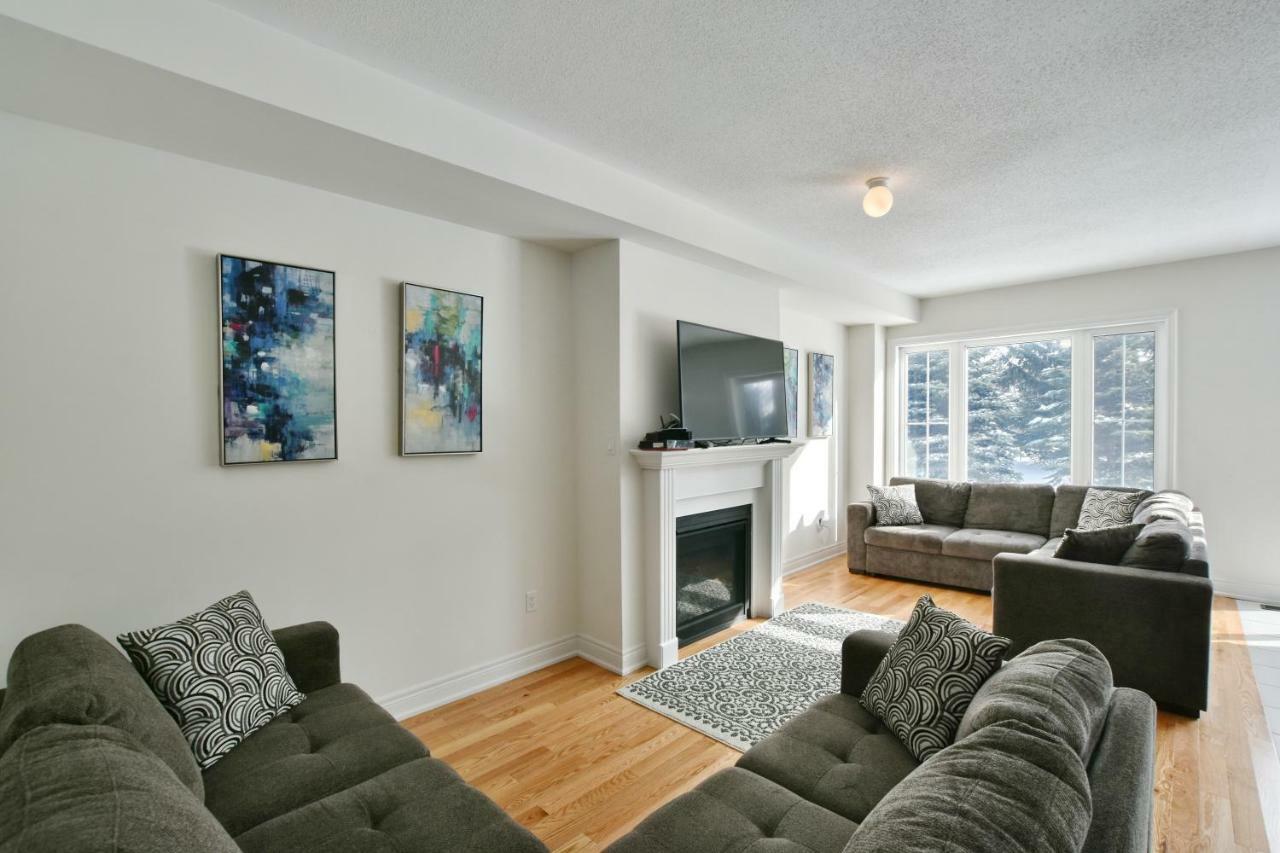 New Blue Mountain Village Snowbridge Executive Townhome Sleeps 10 With Outdoor Pool And Shuttle Nottawa Екстериор снимка