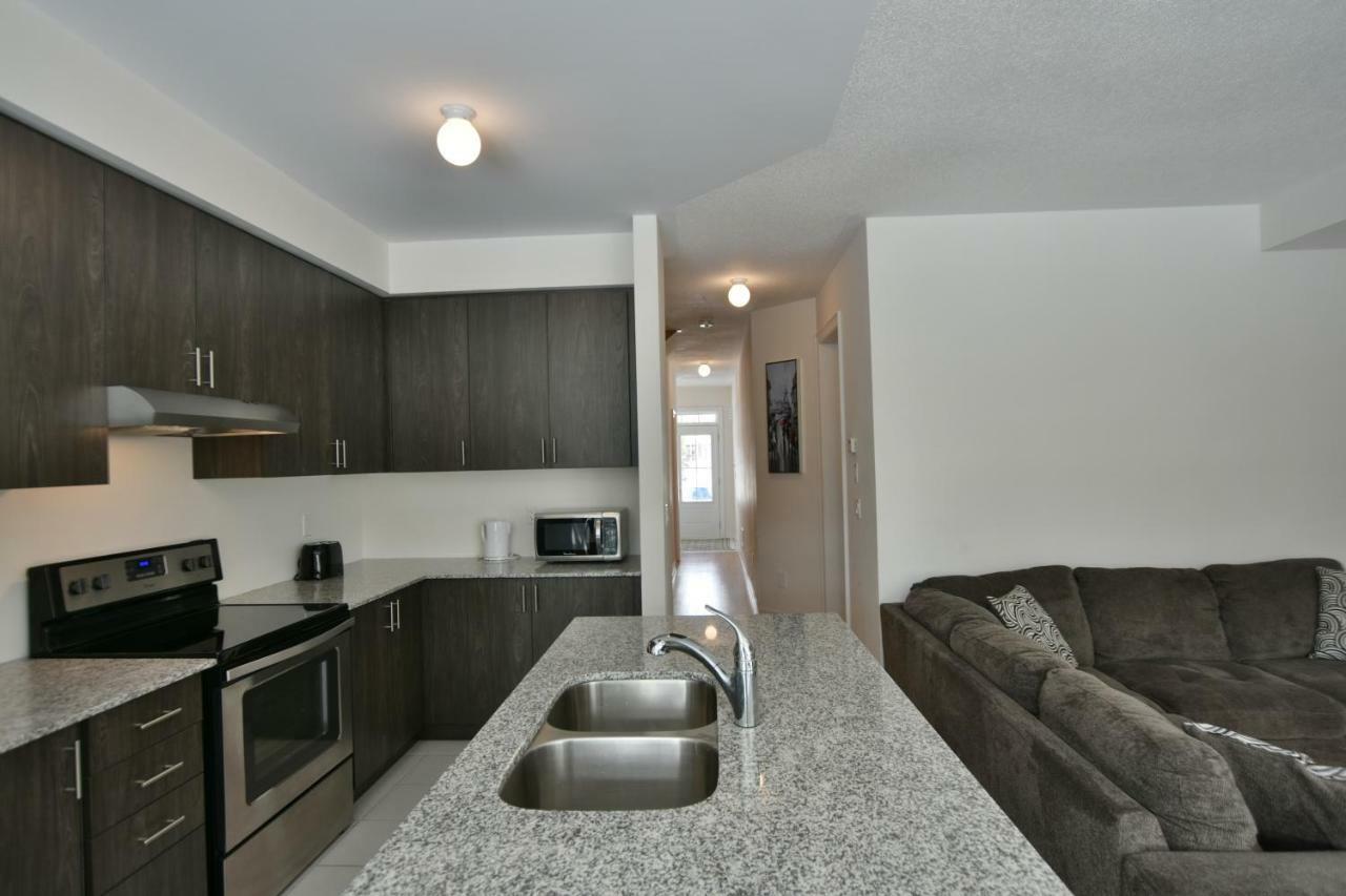 New Blue Mountain Village Snowbridge Executive Townhome Sleeps 10 With Outdoor Pool And Shuttle Nottawa Екстериор снимка