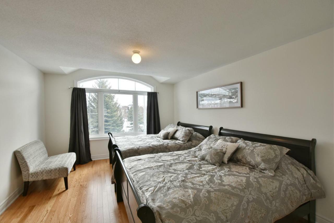New Blue Mountain Village Snowbridge Executive Townhome Sleeps 10 With Outdoor Pool And Shuttle Nottawa Екстериор снимка