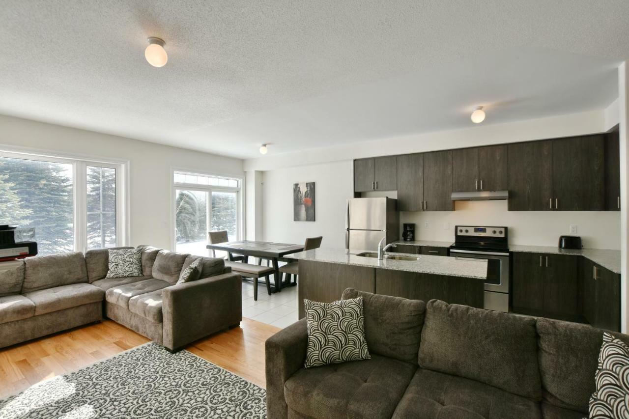 New Blue Mountain Village Snowbridge Executive Townhome Sleeps 10 With Outdoor Pool And Shuttle Nottawa Екстериор снимка